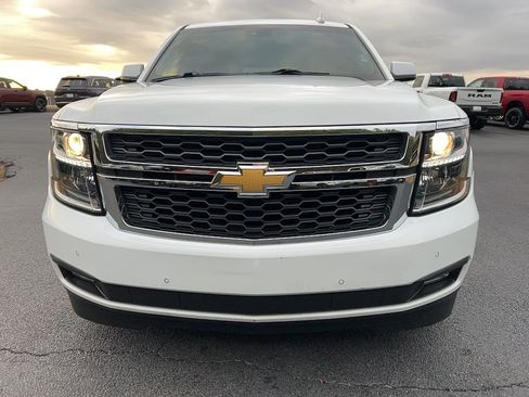 Used 2019 Chevrolet Suburban LT image 2