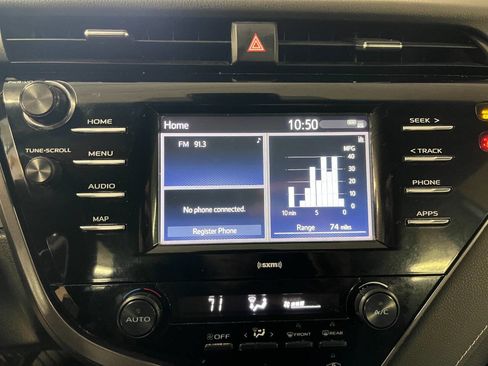 Used 2020 Toyota Camry SE image 7