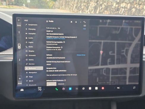 Used 2022 Tesla Model X image 5