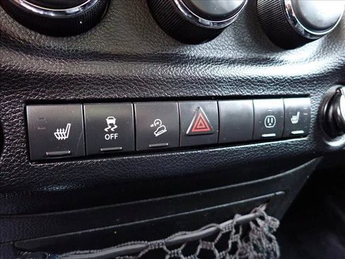 Used 2014 Jeep Wrangler Unlimited Rubicon w/ Connectivity Group AWD/4WD image 19
