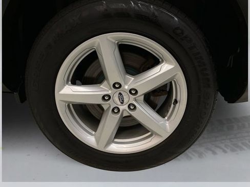 Used 2016 Ford Explorer XLT w/ Equipment Group 202A image 17