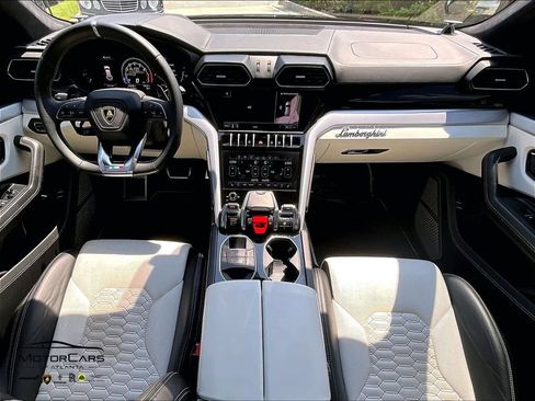 Used 2019 Lamborghini Urus AWD/4WD image 14