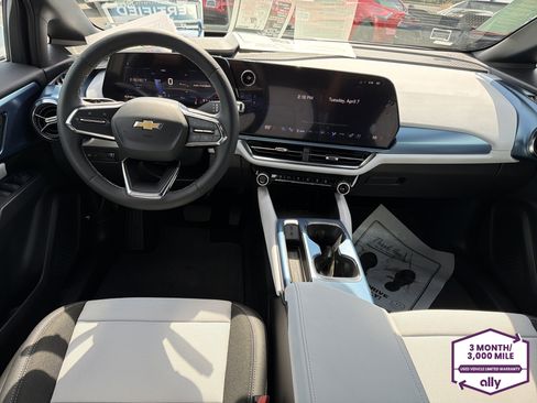 Used 2026 Chevrolet Equinox EV LT w/ Convenience Package II FWD image 12