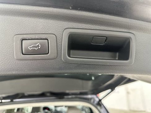 Used 2015 Subaru Forester 2.5i Touring w/ Eyesight & Navigation System AWD/4WD image 16