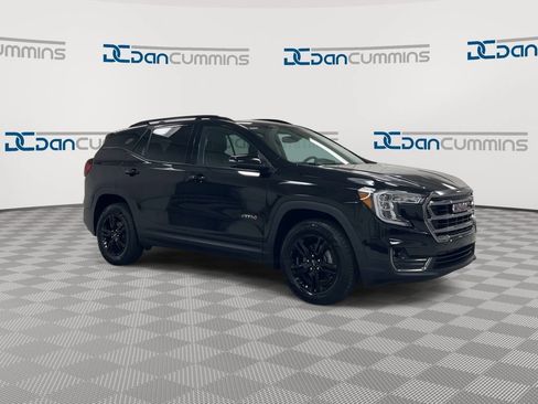 Used 2023 GMC Terrain AT4 AWD/4WD image 2