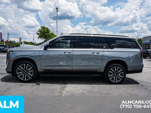Used 2023 Cadillac Escalade ESV Sport RWD image 9