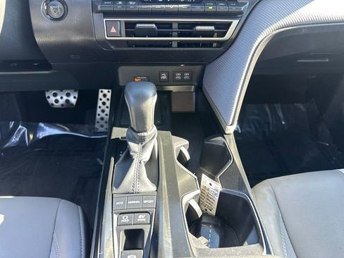 Used 2025 Toyota Camry SE w/ Convenience Package image 22