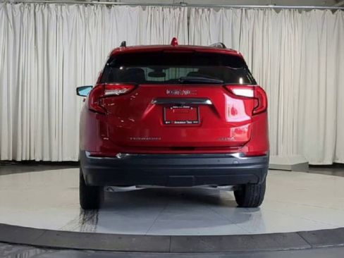 Used 2022 GMC Terrain AT4 w/ Infotainment Package II image 9
