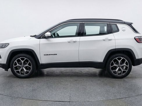 Used 2025 Jeep Compass Limited image 5