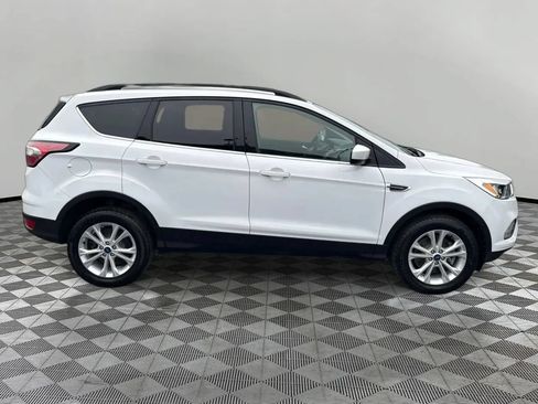 Used 2018 Ford Escape SE AWD/4WD image 4
