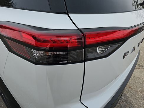 New 2026 Nissan Pathfinder SV image 15