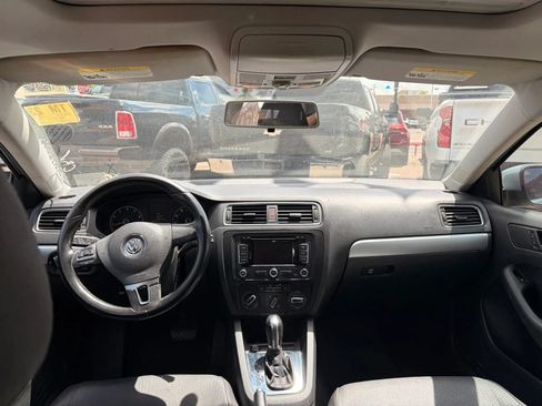 Used 2011 Volkswagen Jetta SEL FWD image 13