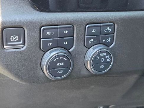 Used 2023 Chevrolet Silverado 1500 LTZ w/ LTZ Convenience Package II AWD/4WD image 17