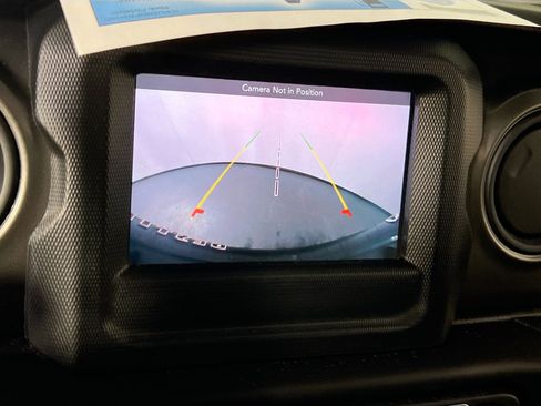 Used 2023 Jeep Wrangler Willys image 13