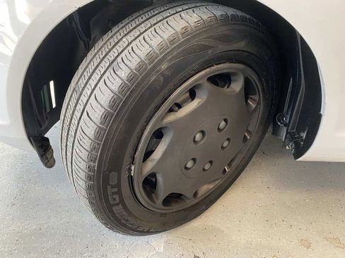 Used 2015 Ford Fiesta S image 24