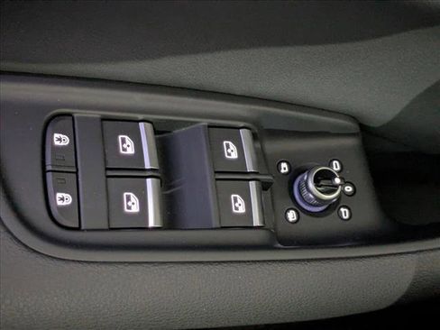 Certified 2025 Audi Q7 3.0T Premium w/ Convenience Package image 17