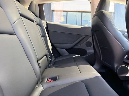 Used 2023 Tesla Model Y Long Range AWD/4WD image 13