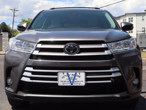 Used 2018 Toyota Highlander Plus AWD/4WD image 13