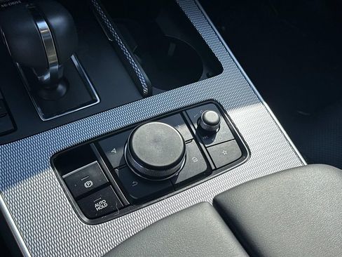 Certified 2025 MAZDA CX-70 Plug-In Hybrid w/ Premium Pkg image 12