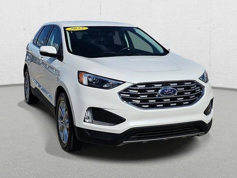 Used 2022 Ford Edge Titanium image 3