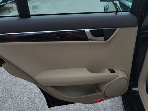 Used 2014 Mercedes-Benz C 300 4MATIC Sedan image 16