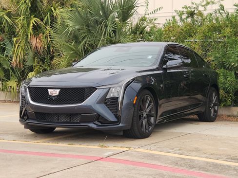 Used 2025 Cadillac CT5 Sport RWD image 2
