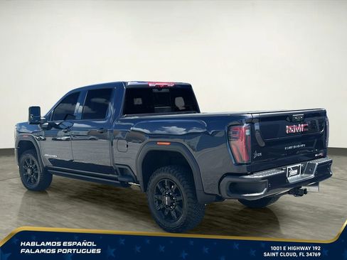 Used 2025 GMC Sierra 2500 AT4 w/ AT4 Premium Plus Package AWD/4WD image 4