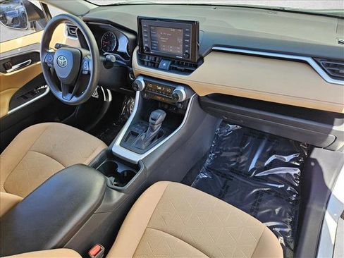 Used 2020 Toyota RAV4 XLE w/ Convenience Package FWD image 27