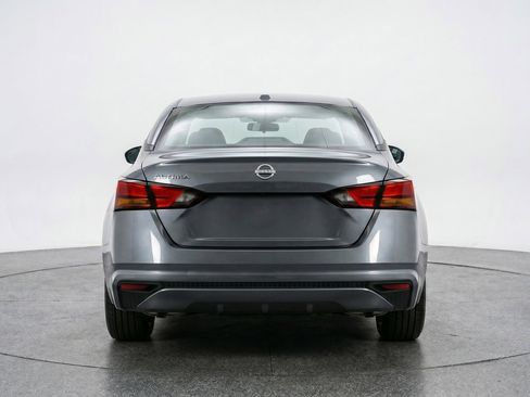 Used 2025 Nissan Altima 2.5 SV FWD image 7