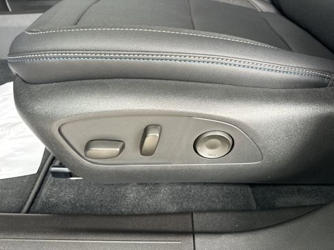 Used 2024 Chevrolet Equinox EV LT w/ Active Safety Package 3 FWD image 12