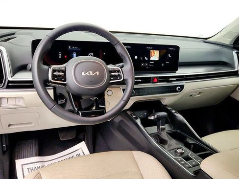 Used 2025 Kia Sorento S AWD/4WD image 12