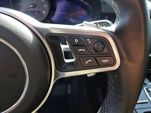 Used 2021 Porsche Cayenne image 19