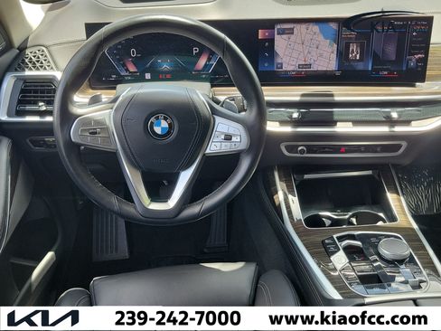 Used 2023 BMW X7 xDrive40i AWD/4WD image 18