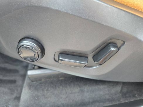 Used 2017 Volvo XC90 T6 Momentum w/ Vision Package AWD/4WD image 15