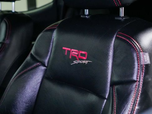 Used 2018 Toyota Tacoma TRD Sport w/ Technology Package image 26