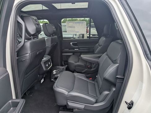 New 2026 Ford Expedition Max Platinum w/ Stealth Appearance Package AWD/4WD image 10