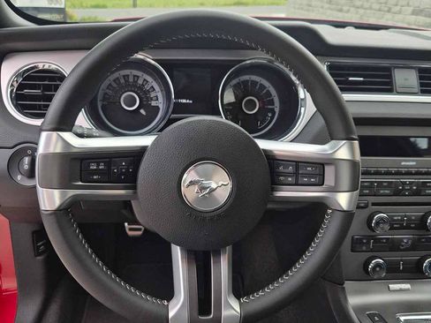 Used 2013 Ford Mustang GT Premium w/ Security Pkg RWD image 11
