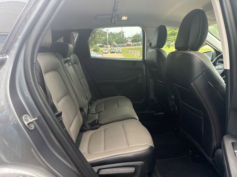 Used 2022 Ford Escape SE w/ Convenience Package FWD image 10