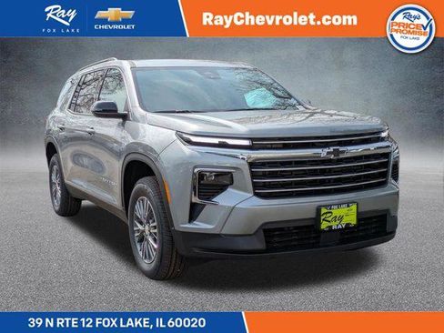 New 2026 Chevrolet Traverse LT image 1