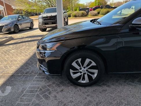 Used 2025 Nissan Altima 2.5 S image 13