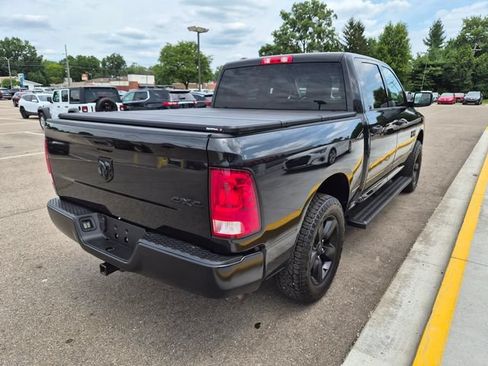 Used 2017 RAM 1500 Express w/ Black Ram 1500 Express Group AWD/4WD image 7