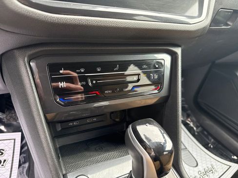 Used 2022 Volkswagen Tiguan SE image 27
