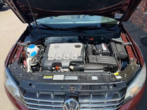 Used 2014 Volkswagen Passat TDI SEL Premium FWD image 8