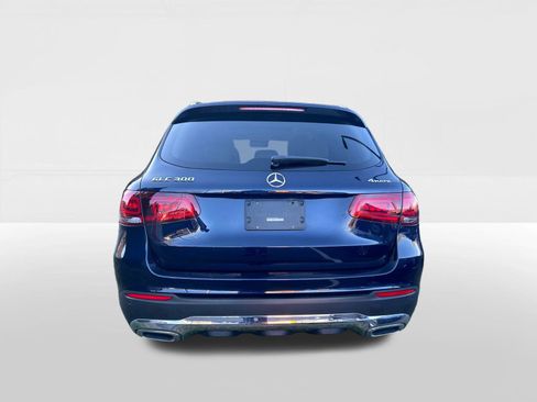 Used 2022 Mercedes-Benz GLC 300 4MATIC image 3