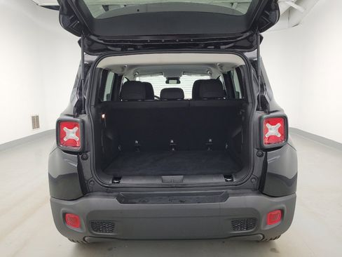 Used 2020 Jeep Renegade Sport image 29