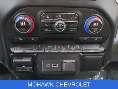 Used 2019 Chevrolet Silverado 1500 LT Trail Boss w/ Convenience Package AWD/4WD image 19