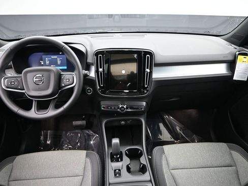 New 2026 Volvo XC40 B5 Core w/ Protection Package Premier AWD/4WD image 19
