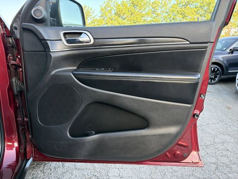 Used 2020 Jeep Grand Cherokee Limited image 14