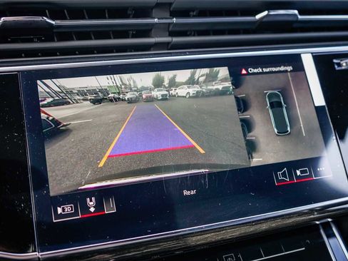 Used 2025 Audi Q7 Premium w/ Convenience Package image 24