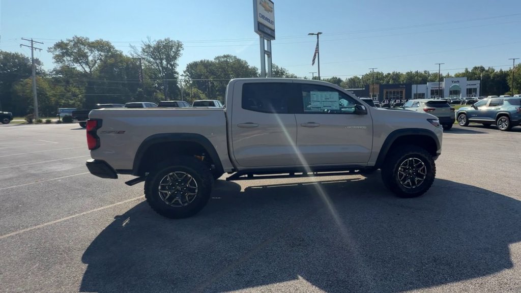 New 2026 Chevrolet Colorado ZR2 w/ Technology Package AWD/4WD image 9